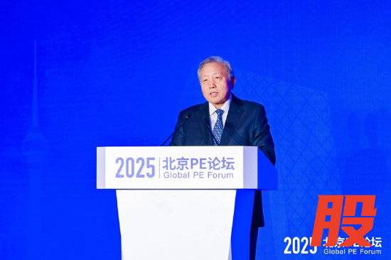 中国人民大学国家金融研究院院长、中国资本市场研究院院长、国家一级教授吴晓求